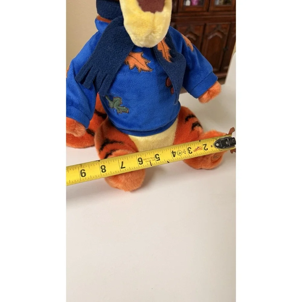 Disney Store Autumn Fall Tigger Plush Blue Sweater Scarf‎ Hat 13